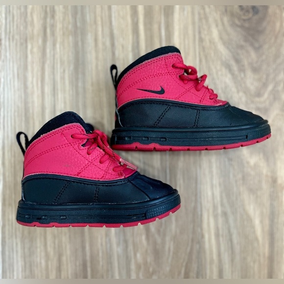 Nike ACG Woodside Red Toddler High Distance Lace Up Boots Sz 6C EUC - Picture 1 of 7